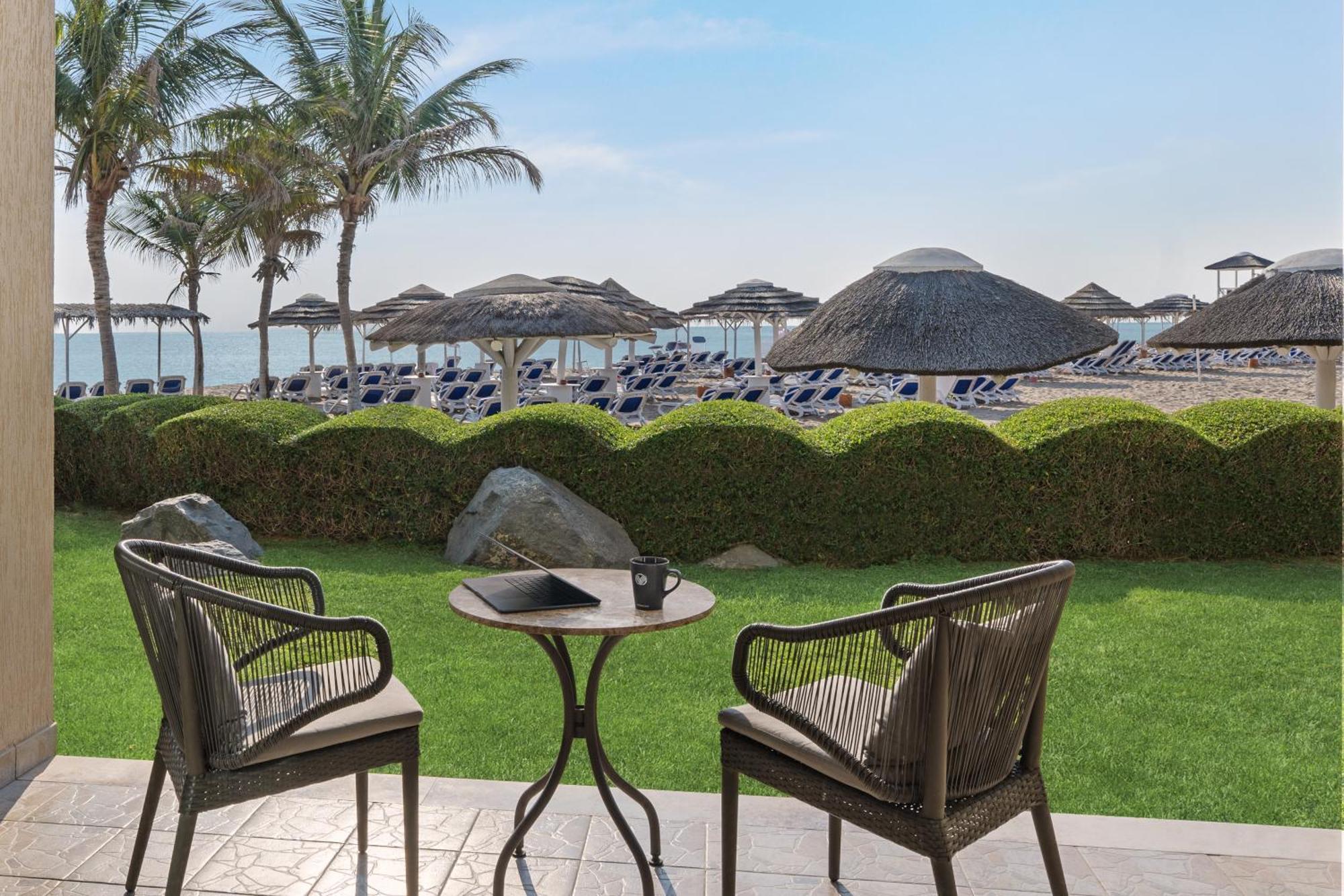 Fujairah Rotana Resort & Spa - Al Aqah Beach Exterior photo