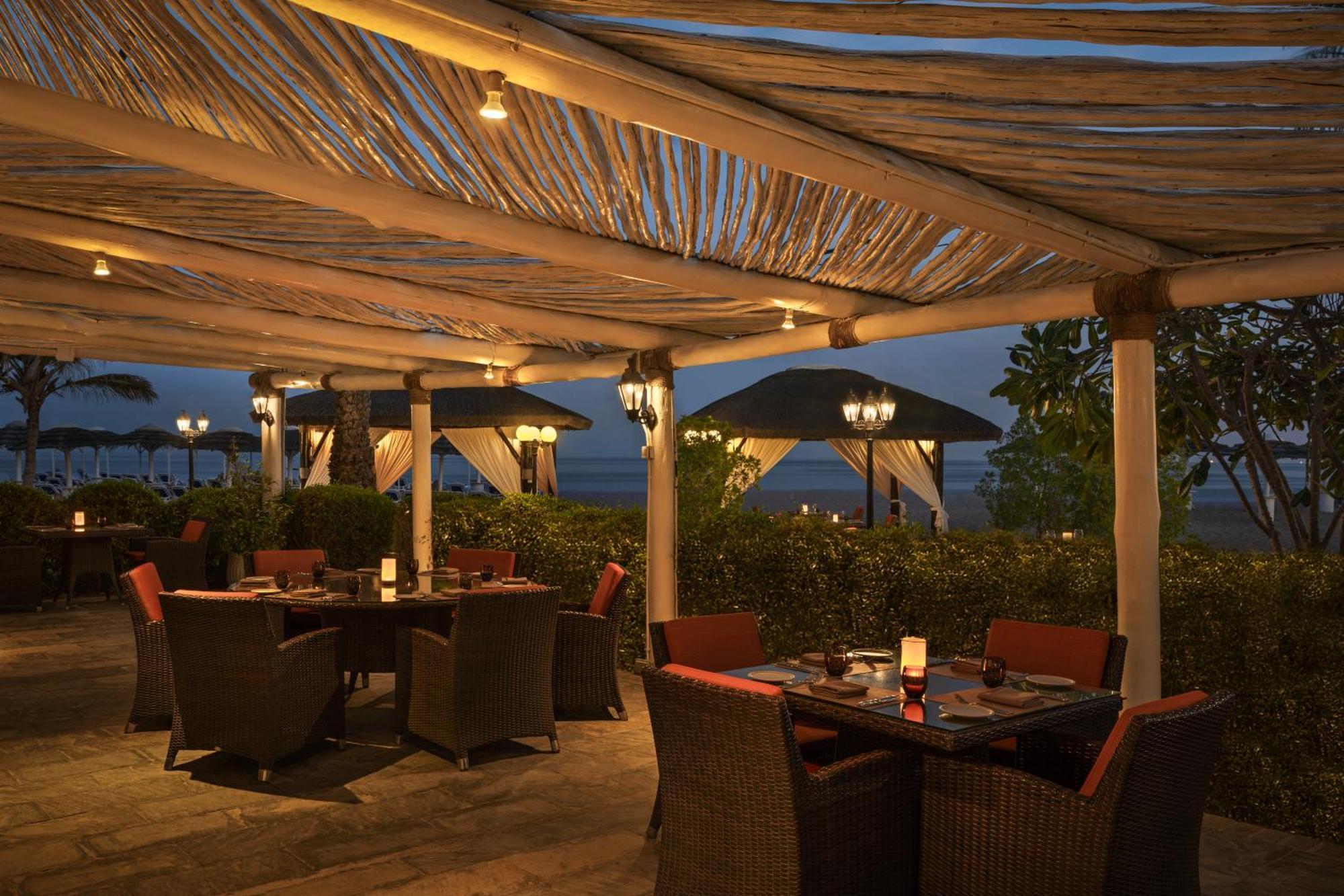 Fujairah Rotana Resort & Spa - Al Aqah Beach Exterior photo